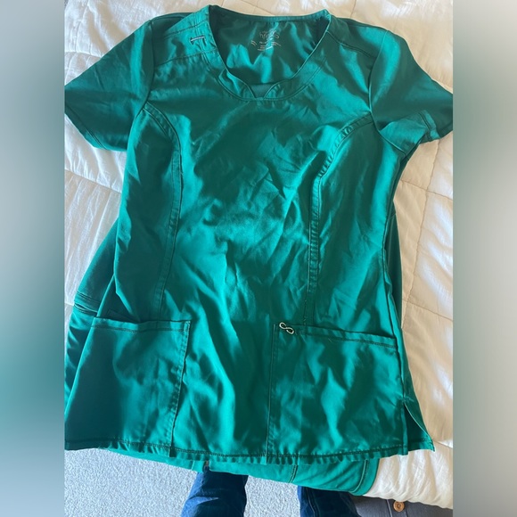 Cherokee Infiniti scrubs - Picture 1 of 3
